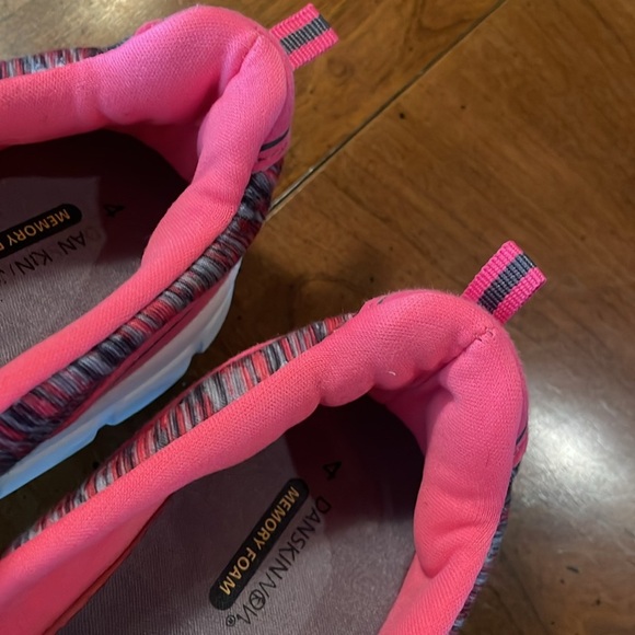 DANSKIN NOW Slip On Sneakers - size 4 - Picture 11 of 13